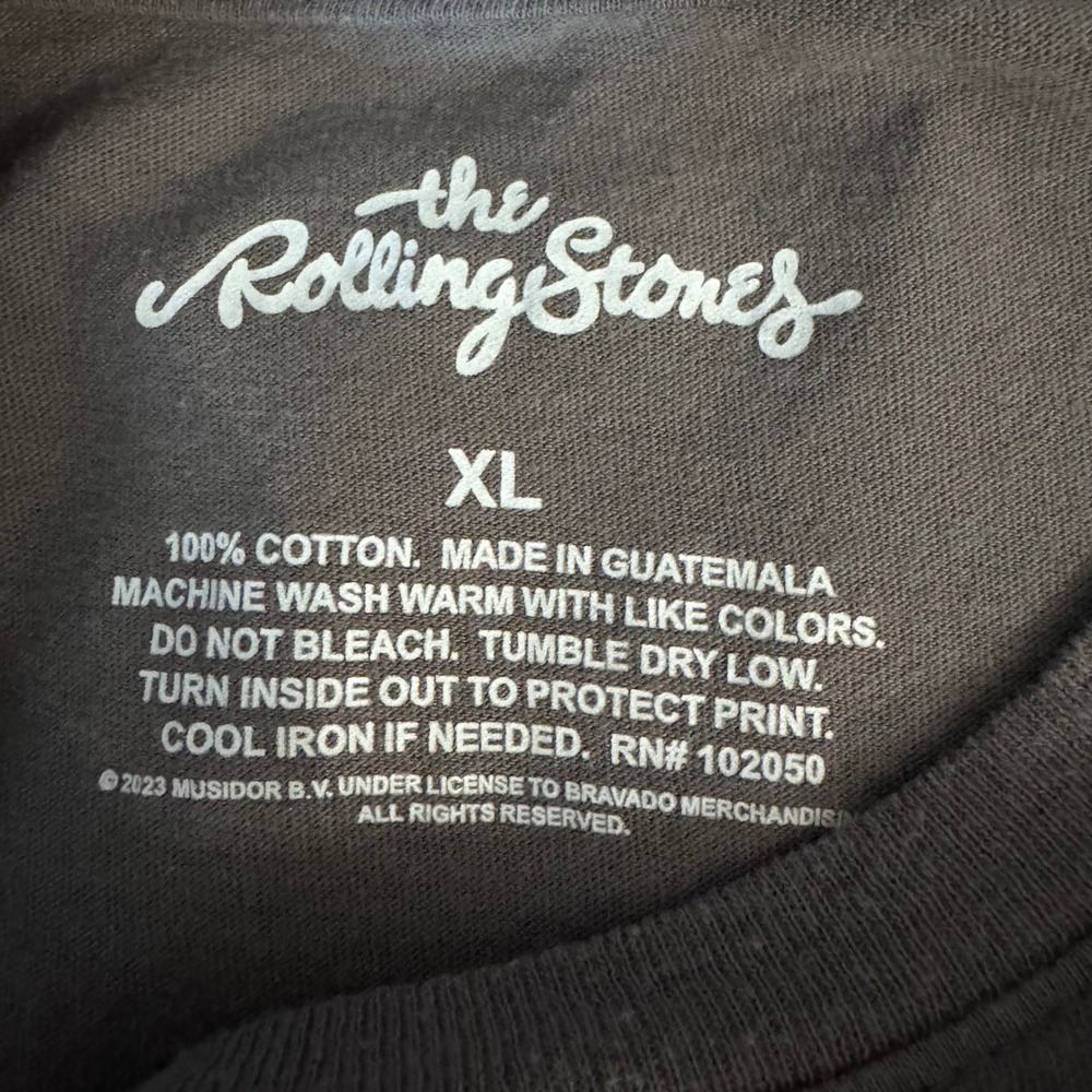 XL Grey Rolling Stones Tshirt 100% cotton 2023 70s rock Band tee distressed logo - Picture 6 of 6